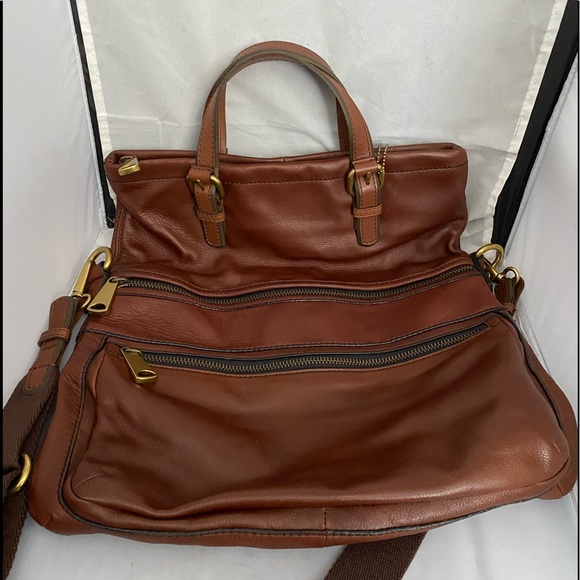 Fossil Handbags - EUC Fossil crossbody explorer leather bag